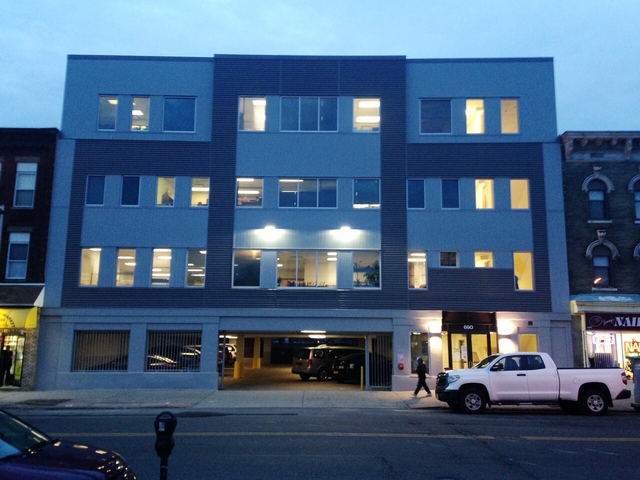 690 Broadway, Bayonne, NJ for lease Building Photo- Image 1 of 7