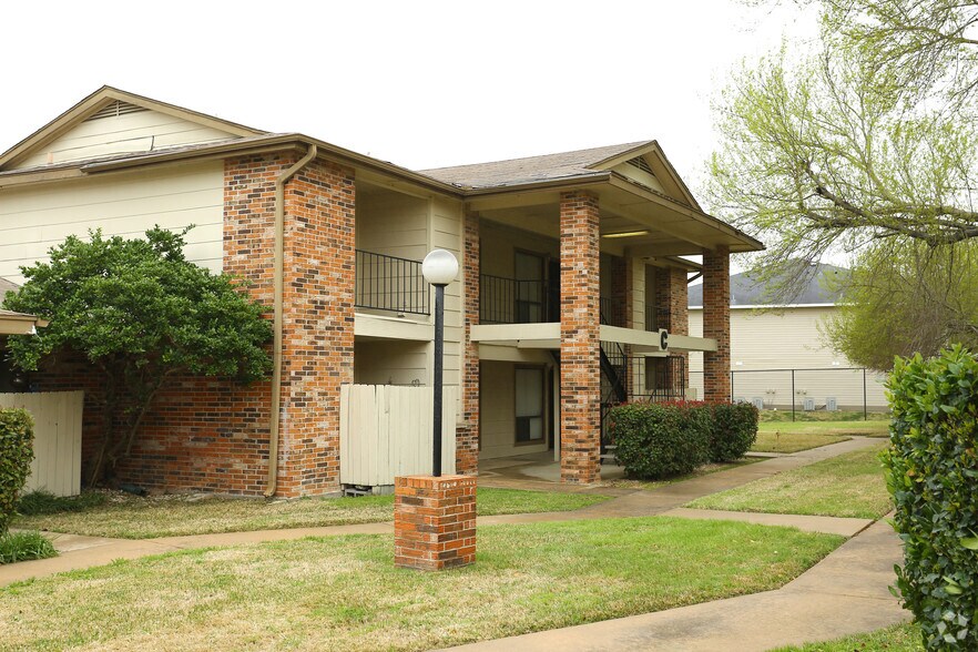1705 Crossing Pl, Austin, TX à vendre - Photo principale - Image 1 de 5
