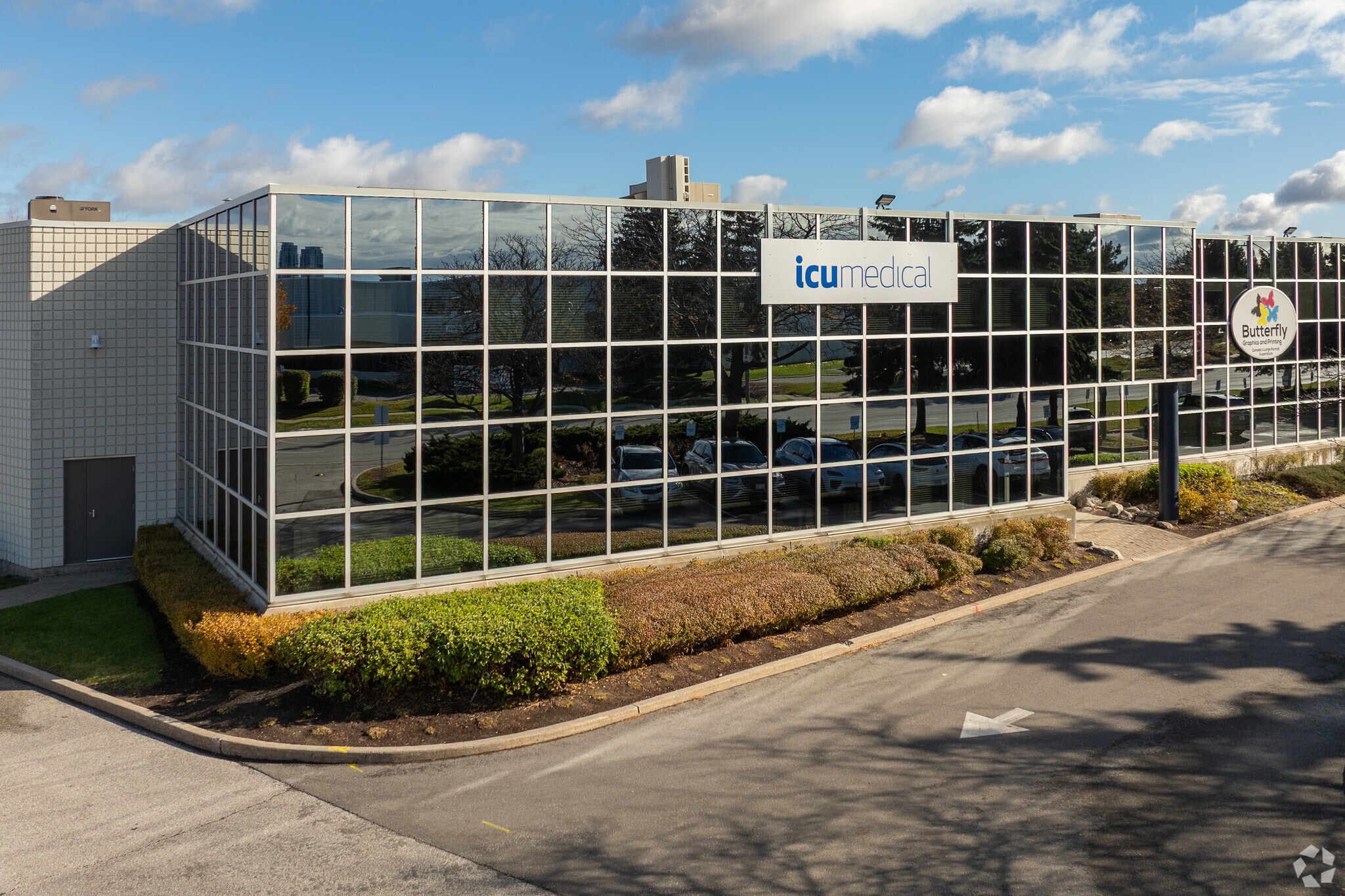 50 E Beaver Creek Rd, Richmond Hill, ON for sale Primary Photo- Image 1 of 1