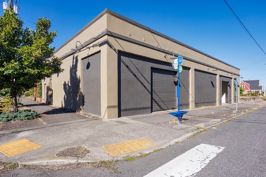 7001-7013 N Albina Ave, Portland, OR for lease - Building Photo - Image 3 of 21