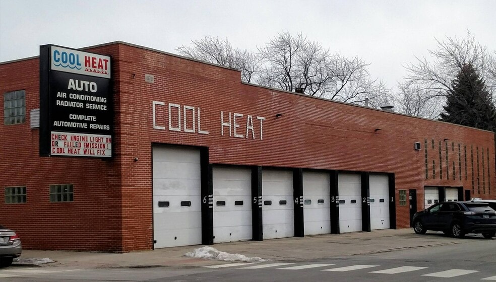 2859 W Montrose Ave, Chicago, IL for sale - Building Photo - Image 1 of 20