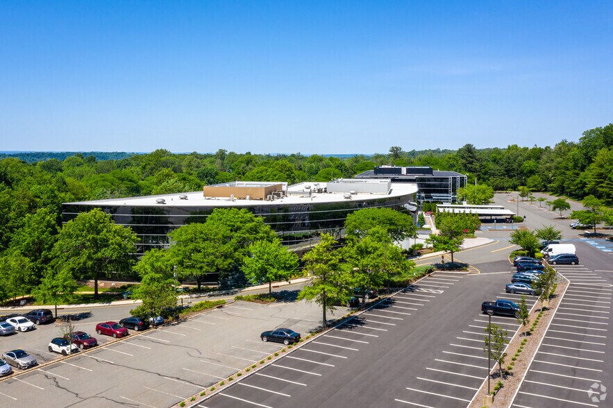 430 Mountain Ave, New Providence, NJ à louer - Photo du bâtiment - Image 3 de 19