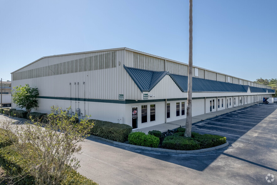 4725 E Lakeland Commerce Pky, Lakeland, FL for lease - Building Photo - Image 2 of 8