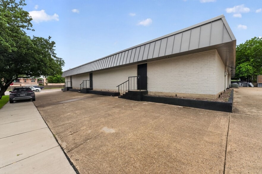 401 W Centerville Rd, Garland, TX à vendre - Photo du bâtiment - Image 2 de 18