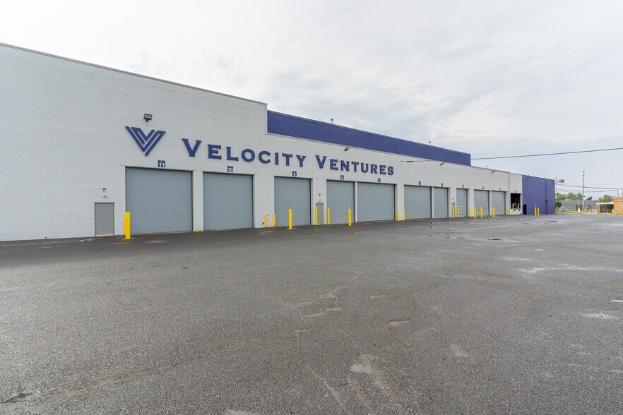 9000 River Rd, Pennsauken, NJ à louer - Photo du bâtiment - Image 2 de 18