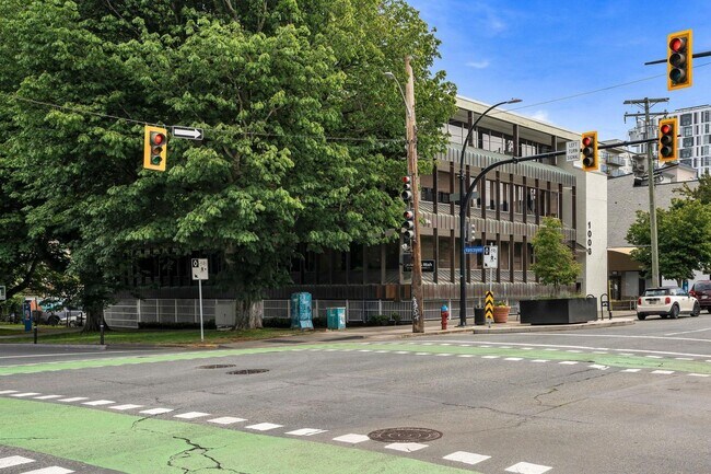 More details for 1006 Fort St, Victoria, BC - Office for Lease
