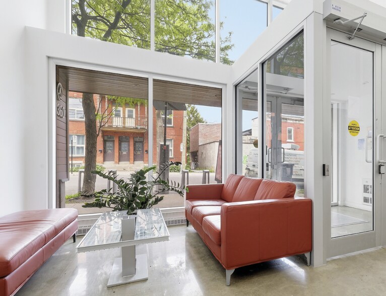 1360 Rue Ropery, Montréal, QC à louer - Photo du bâtiment - Image 3 de 16