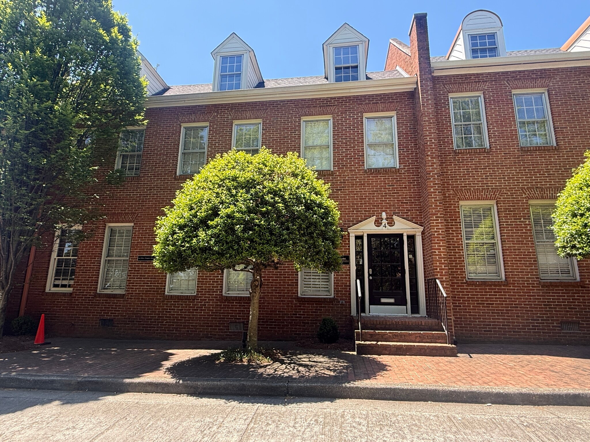 4 Lenox Pointe NE, Atlanta, GA for sale Primary Photo- Image 1 of 17