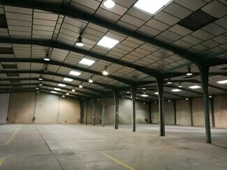 Plus de détails pour 25 Rue De Berlin, Vitrolles - Industriel à louer