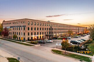 Plus de détails pour 200-300 E 5th Ave, Naperville, IL - Bureau à louer