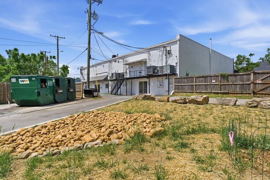 1404-1406 McGavock Pike, Nashville, TN à louer - Photo principale - Image 2 de 33
