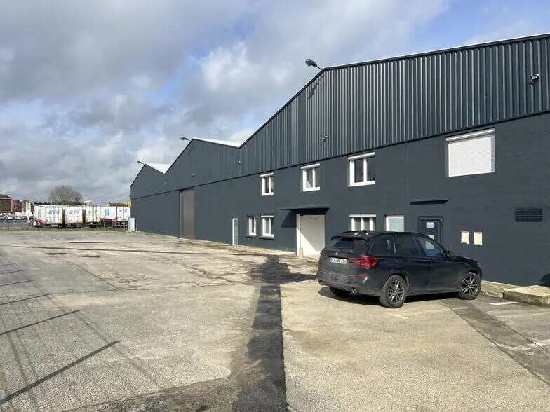 3 Rue Du Stade Sauvanet, Le Mesnil-Amelot à louer - Photo du bâtiment - Image 2 de 10