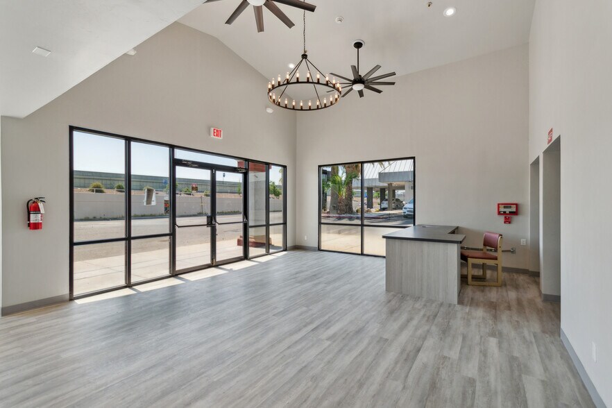 1000 S Freeway, Tucson, AZ for lease - Interior Photo - Image 2 of 10