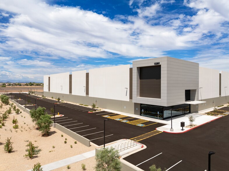 13301 N 137th Ave, Surprise, AZ à louer - Photo du bâtiment - Image 2 de 11