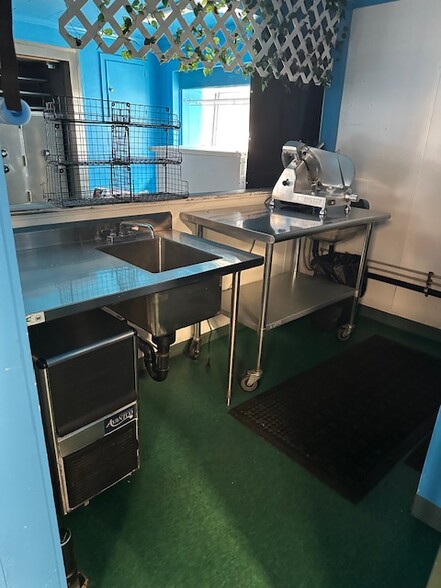 650 Middle Tpke, Storrs Mansfield, CT for lease - Building Photo - Image 3 of 15