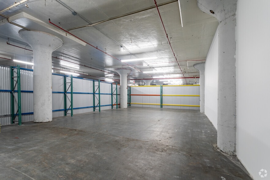 184-10-184-60 Jamaica Ave, Jamaica, NY for lease - Interior Photo - Image 1 of 26
