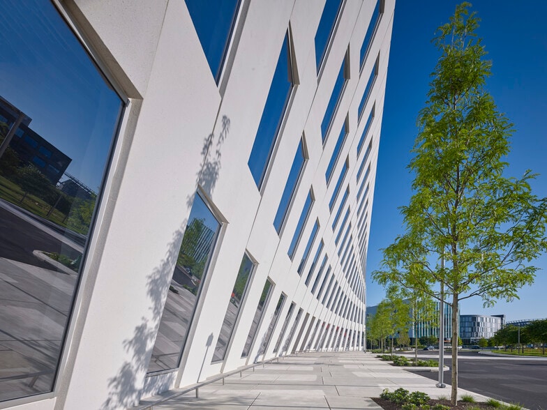 1200 Intrepid Ave, Philadelphia, PA for lease - Building Photo - Image 3 of 12