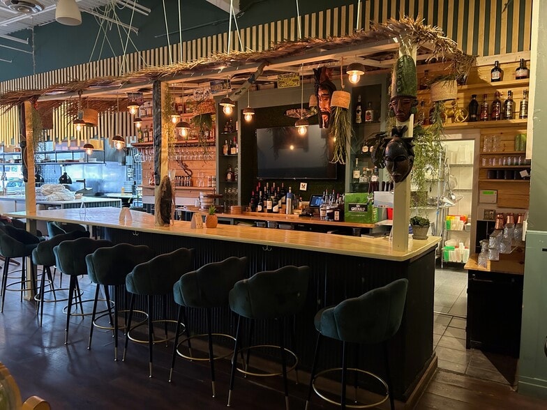 4150-4154 W Broadway, Golden Valley, MN for sale - Building Photo - Image 2 of 24