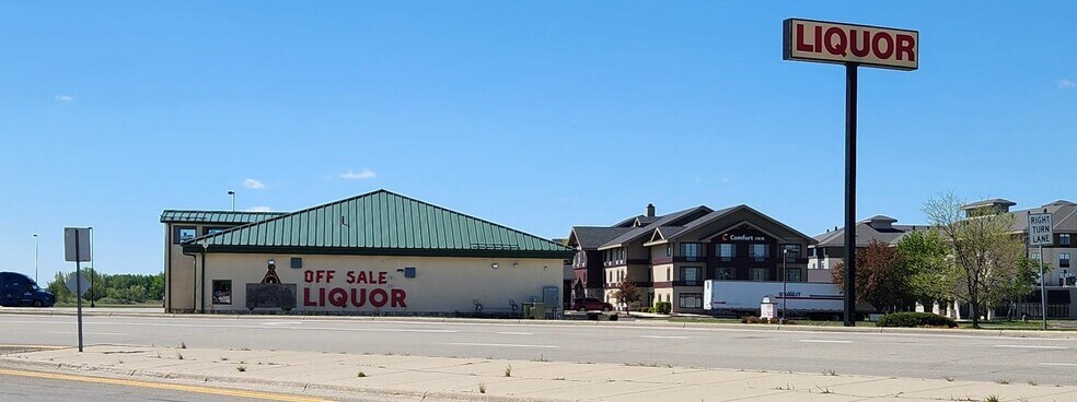 2320 NW 43rd St, Owatonna, MN à vendre - Photo du bâtiment - Image 3 de 9
