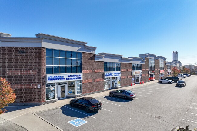 Plus de détails pour 7701 Woodbine Ave, Markham, ON - Industriel à louer