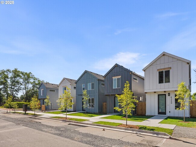 More details for 4328 Going st, Portland, OR - Multifamily for Sale