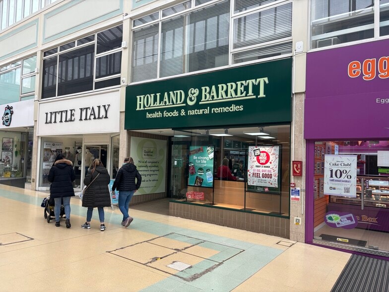 Churchill Shopping Centre, Dudley for lease - Building Photo - Image 2 of 14