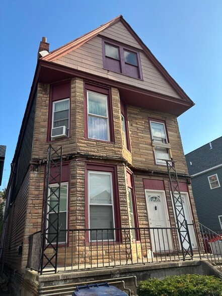 York ST portefeuille de 1 propriétés à vendre sur LoopNet.ca - Photo du bâtiment - Image 3 de 3