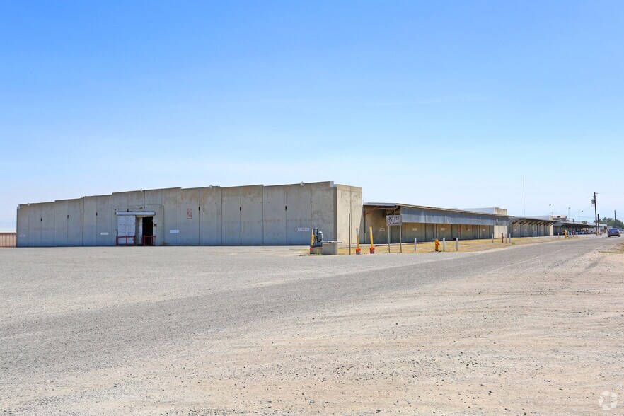 2925 S Maple Ave, Fresno, CA à louer - Photo du bâtiment - Image 3 de 4