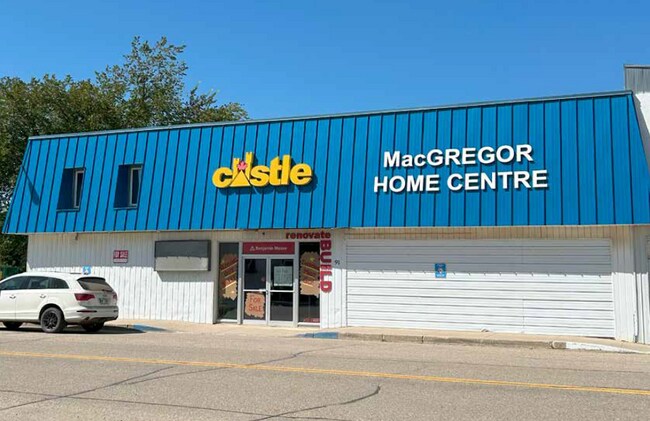 Plus de détails pour 91 Hampton St E, Macgregor, MB - Commerce de détail à vendre