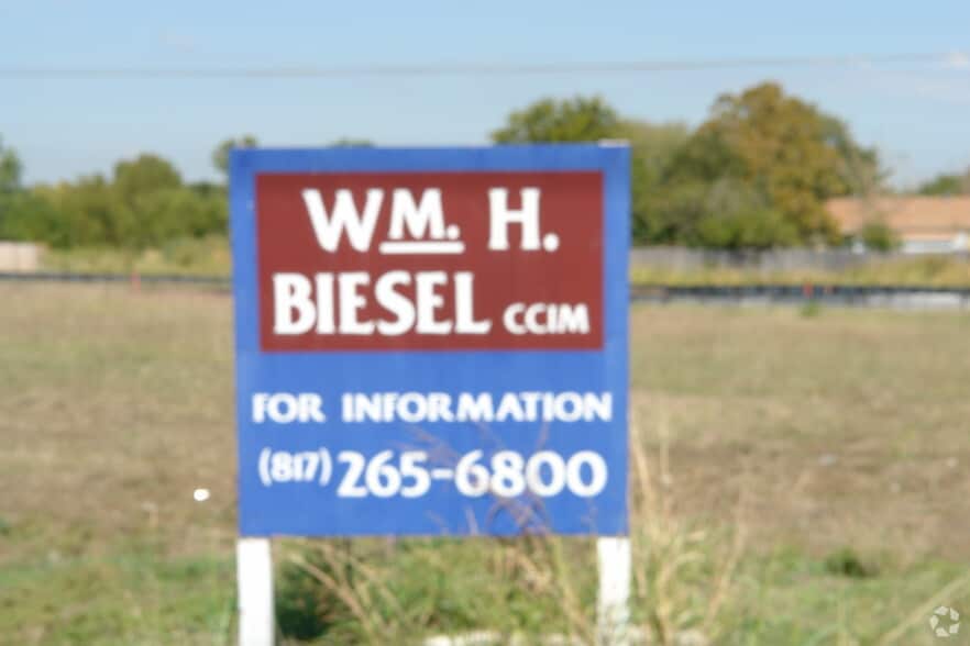 1815 Mayfield Rd, Arlington, TX for sale - Building Photo - Image 2 of 2