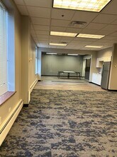 1275 Davis Rd, Elgin, IL for lease Interior Photo- Image 1 of 4