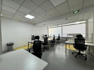 Plus de détails pour Commerce de détail à vendre