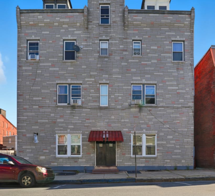 Downtown Reading Multifamily Portfolio portfolio of 3 properties for sale on LoopNet.ca Primary Photo- Image 1 of 16