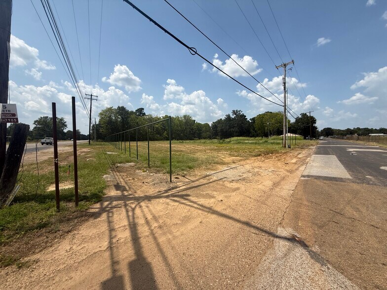 2700 W Upshur Ave, Gladewater, TX for sale - Building Photo - Image 3 of 10