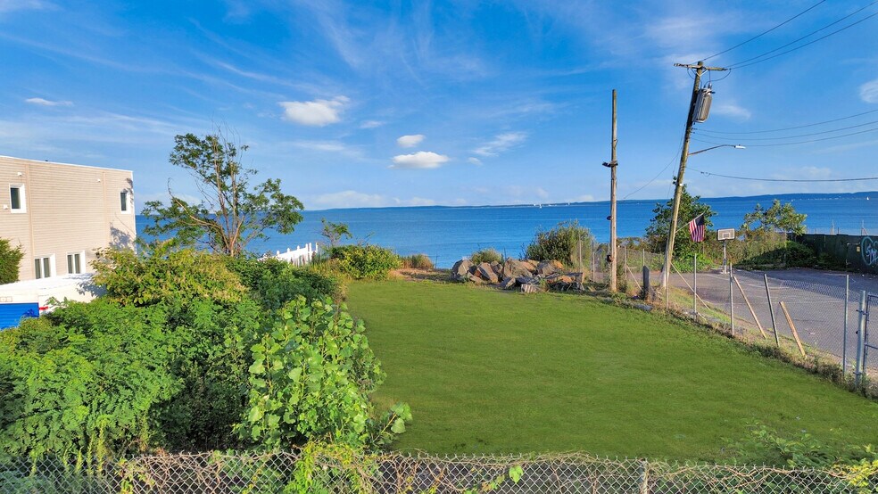 705 Barclay Ave, Staten Island, NY à vendre - Photo principale - Image 1 de 3