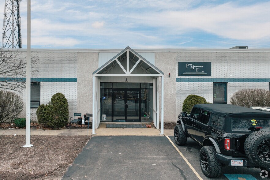 65 Industrial Way, Wilmington, MA à louer - Photo du bâtiment - Image 3 de 8