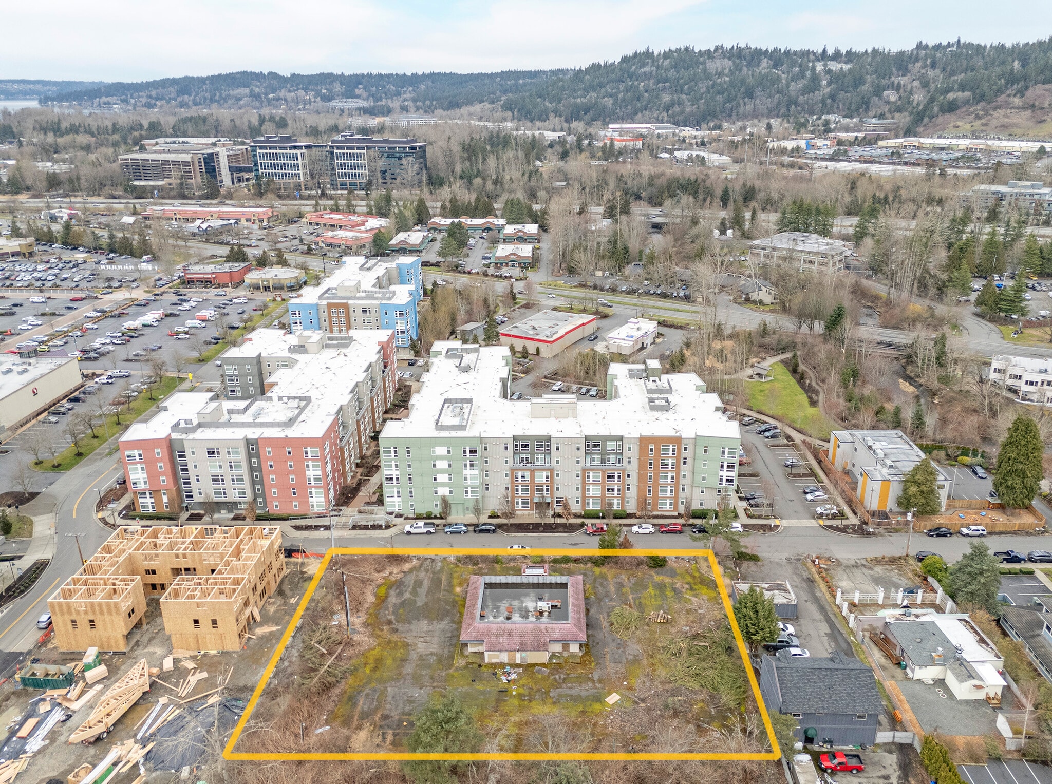 675 Locust St, Issaquah, WA à vendre Photo du bâtiment- Image 1 de 9