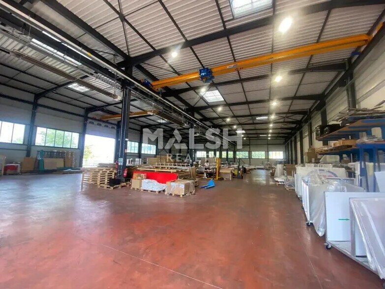 Industrial in Villeurbanne for lease - Building Photo - Image 2 of 9