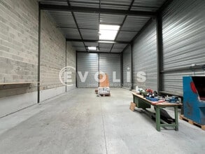 Flex in Chaponost for lease Interior Photo- Image 2 of 7