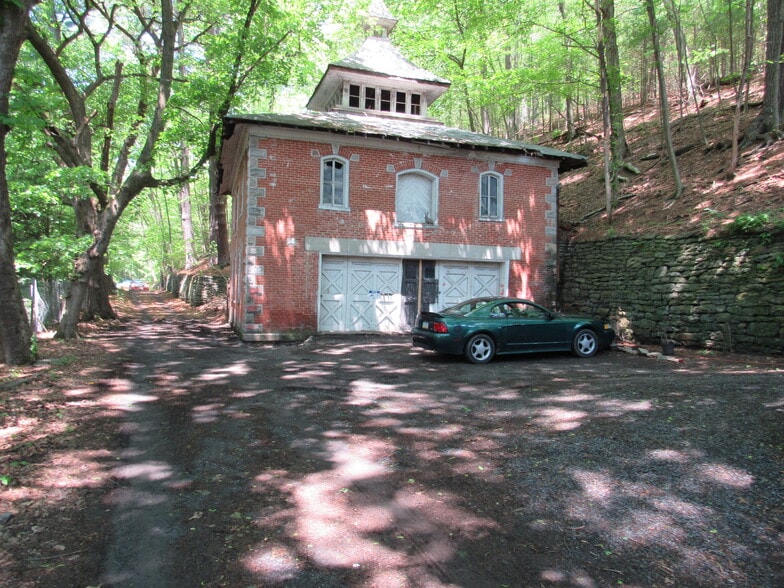 104 E Mahanoy Ave, Girardville, PA for sale - Building Photo - Image 2 of 9