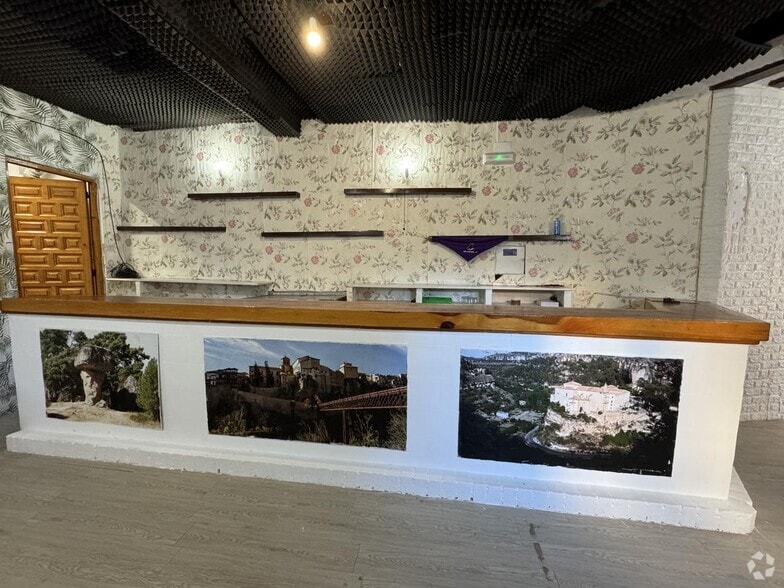 Retail in Cuenca, Cuenca for lease - Building Photo - Image 2 of 15