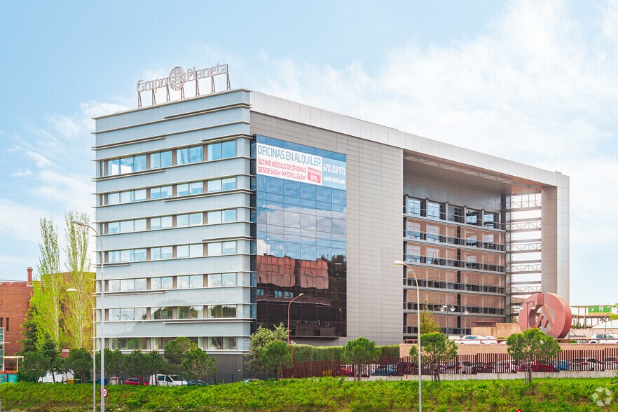 Calle de Juan Ignacio Luca de Tena, 17, Madrid, Madrid à louer - Photo du bâtiment - Image 3 de 11