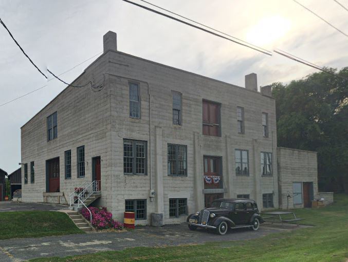 336 N Spring St, Columbus, WI à vendre - Photo du bâtiment - Image 2 de 20