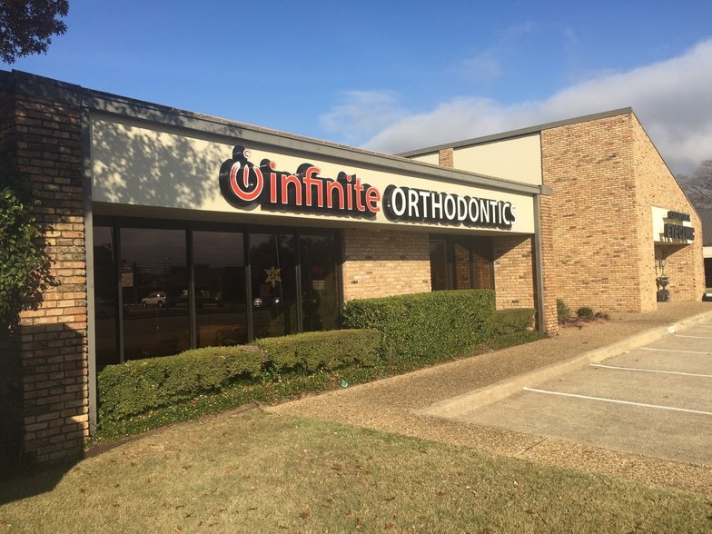 2801-2831 W Parker Rd, Plano, TX à louer - Photo du bâtiment - Image 2 de 6