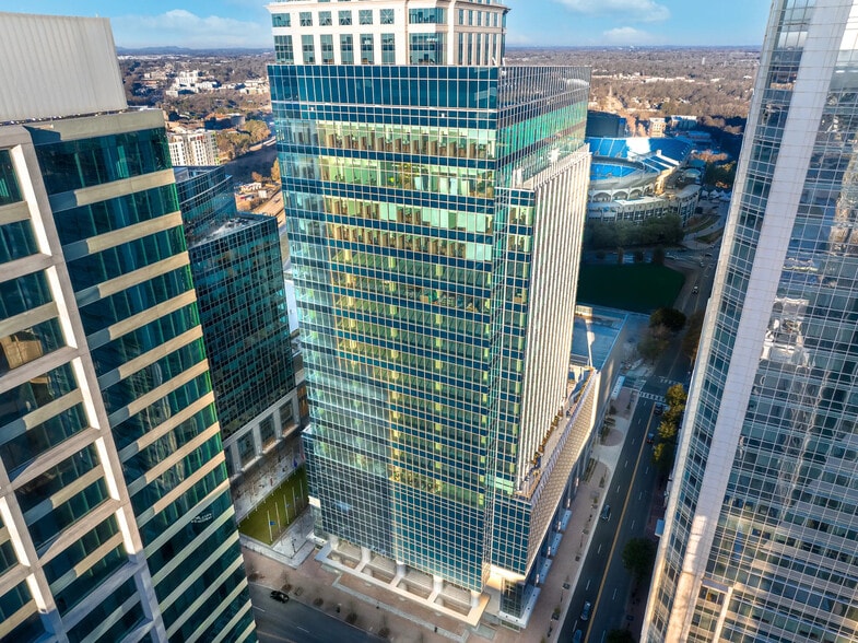 600 S Tryon St, Charlotte, NC for lease - Building Photo - Image 2 of 21