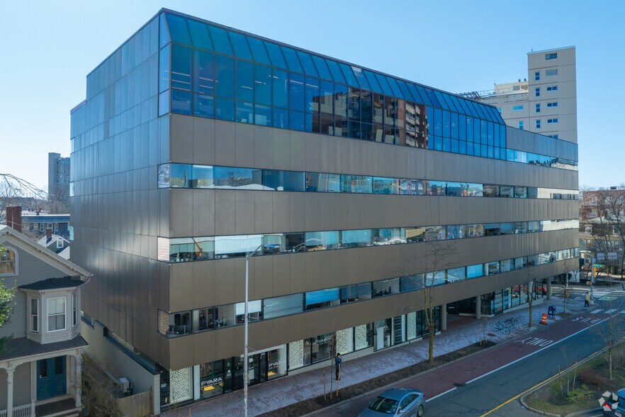 1050 Massachusetts Ave, Cambridge, MA à louer - Photo du bâtiment - Image 2 de 4