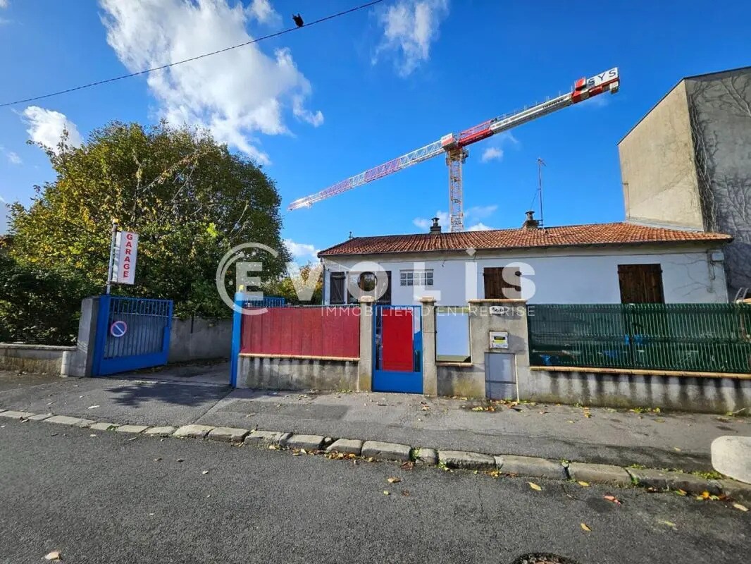 Local d'activités dans Vitry-sur-Seine à vendre Photo du bâtiment- Image 1 de 15