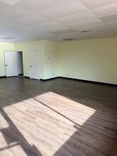 1809 Canton Rd, Marietta, GA à louer Photo intérieure- Image 2 de 3