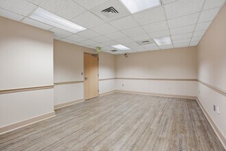 833 Saint Vincents Dr, Birmingham, AL à louer Photo intérieure- Image 2 de 11