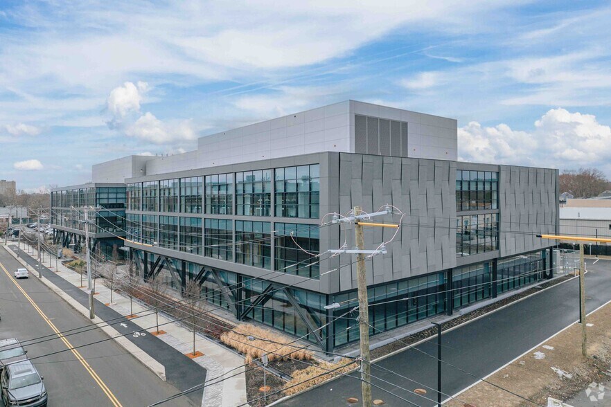 101 Smith Pl, Cambridge, MA for lease - Building Photo - Image 2 of 6